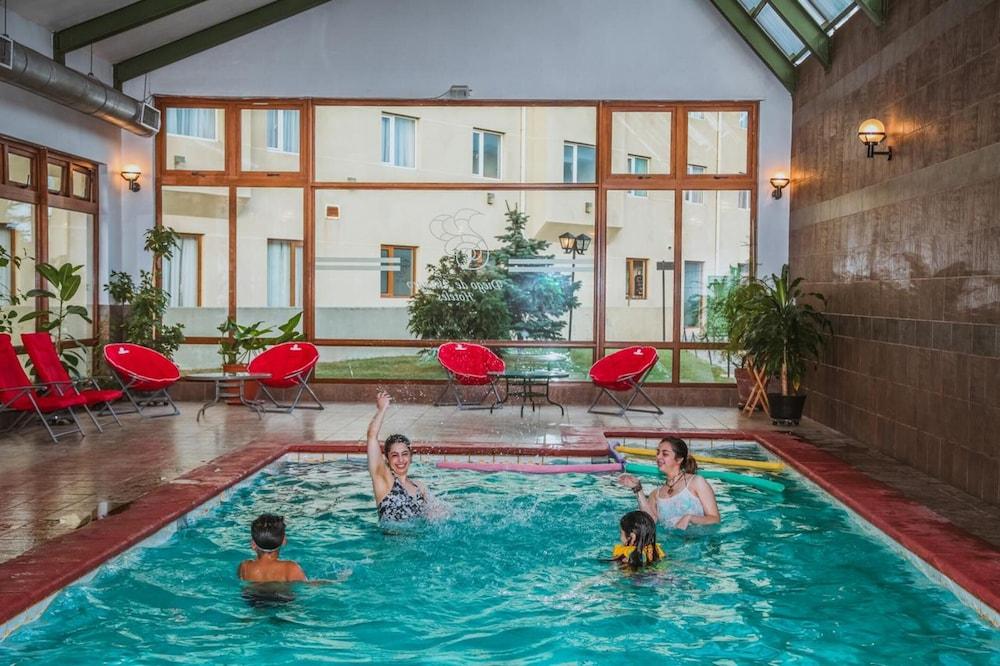 swimming pool spa