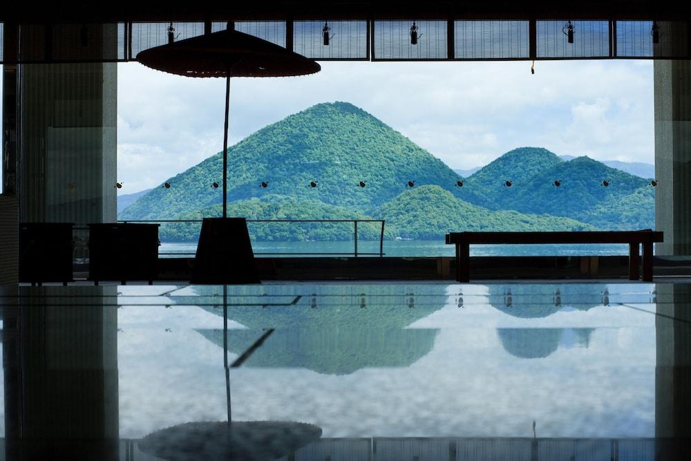 swimming pool spa