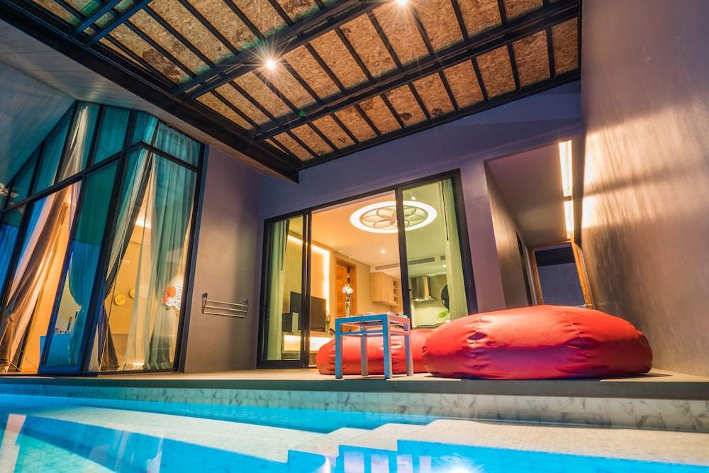 swimming pool spa