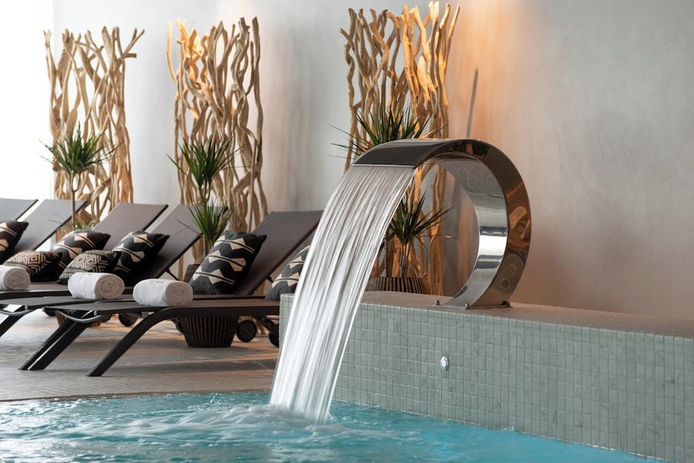 swimming pool spa