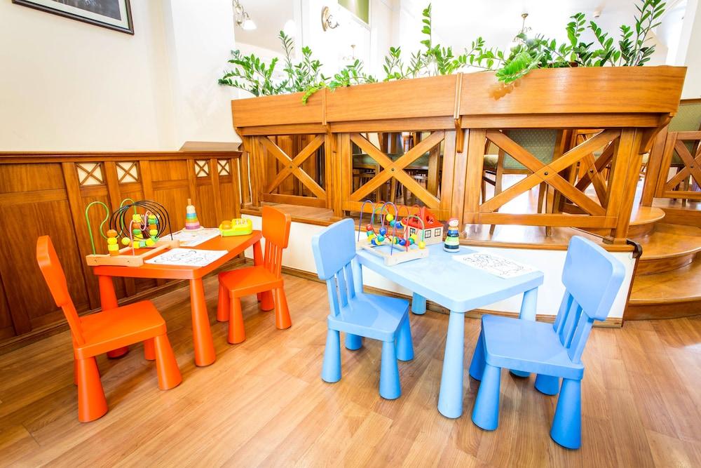 restaurant-cafeteria