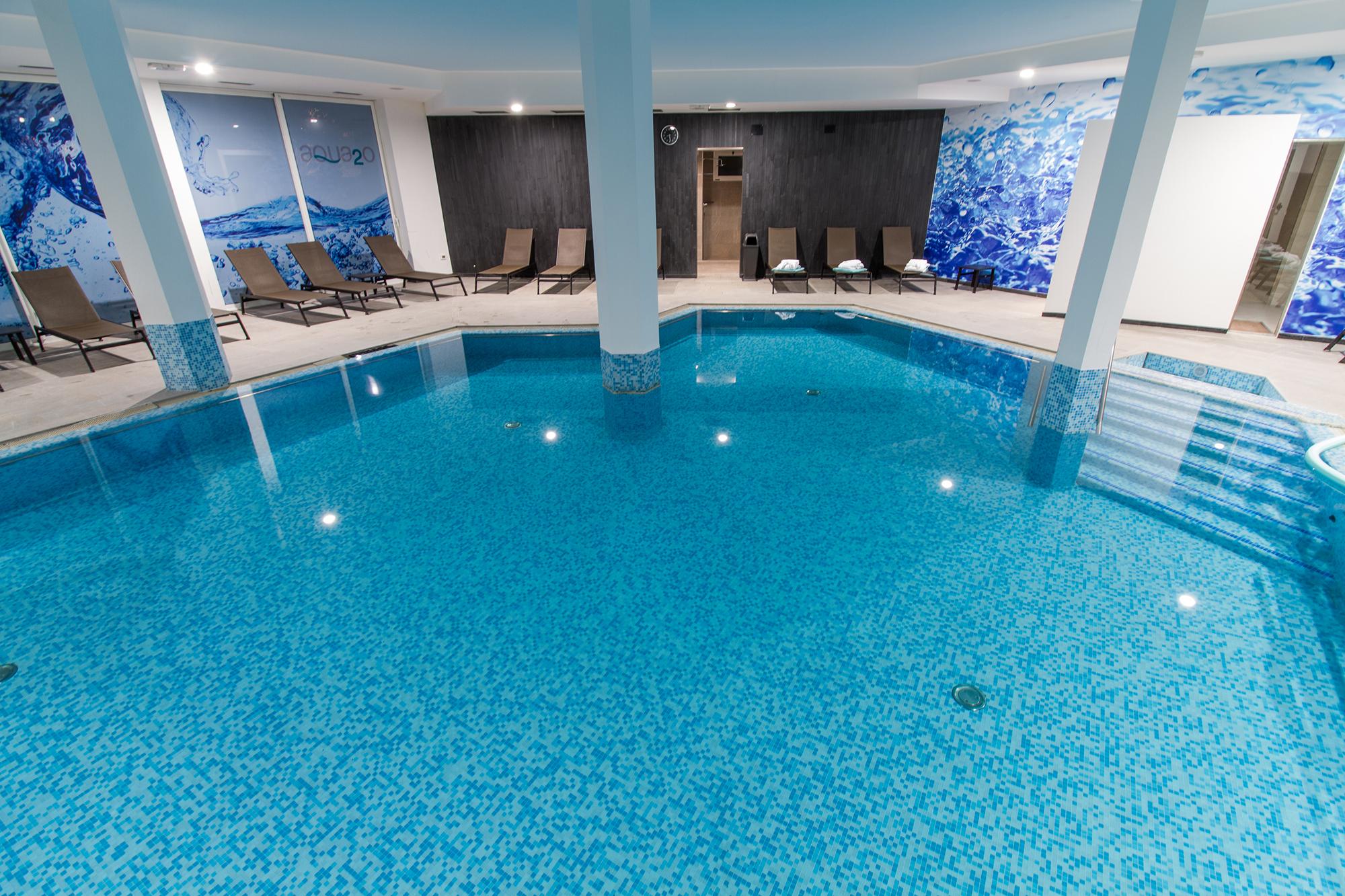 swimming pool spa