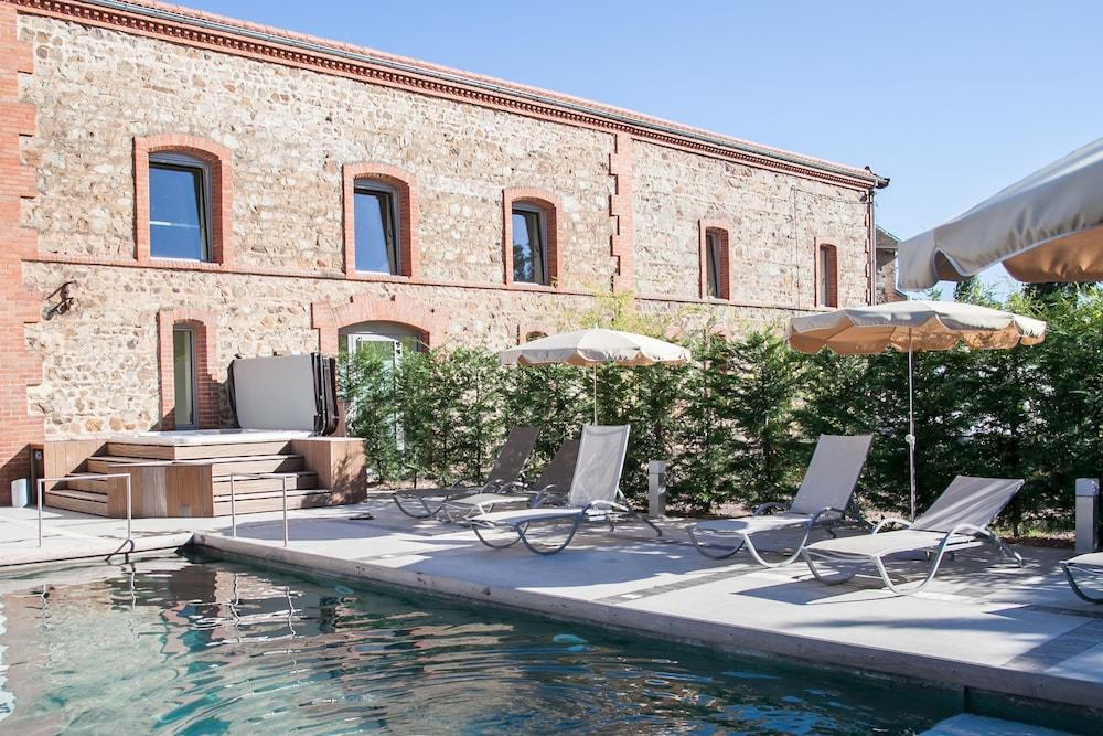 swimming pool spa