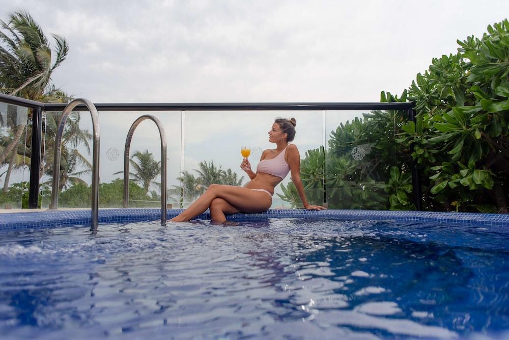 swimming pool spa