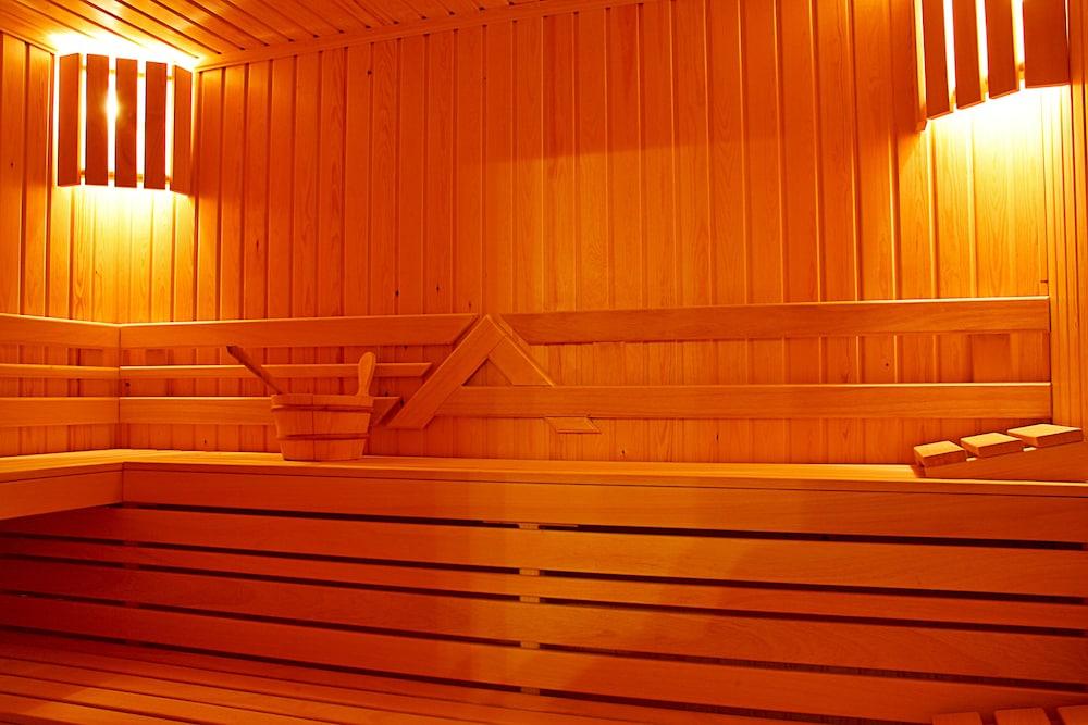 swimming pool spa