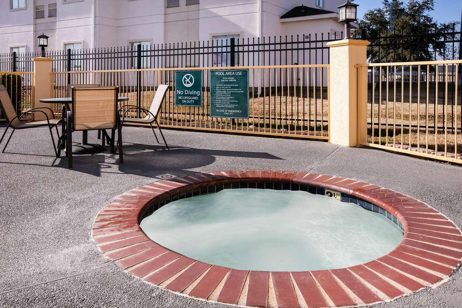 swimming pool spa