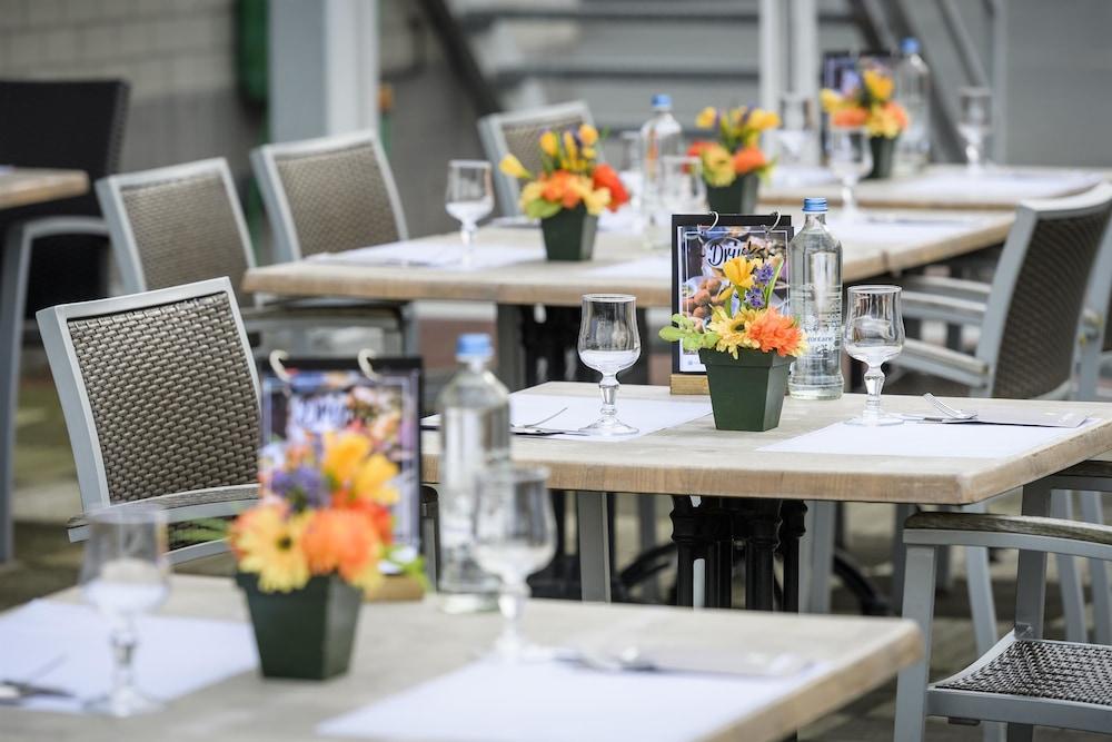 restaurant-cafeteria