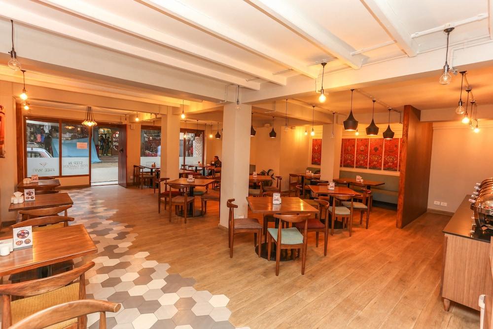 restaurant cafeteria