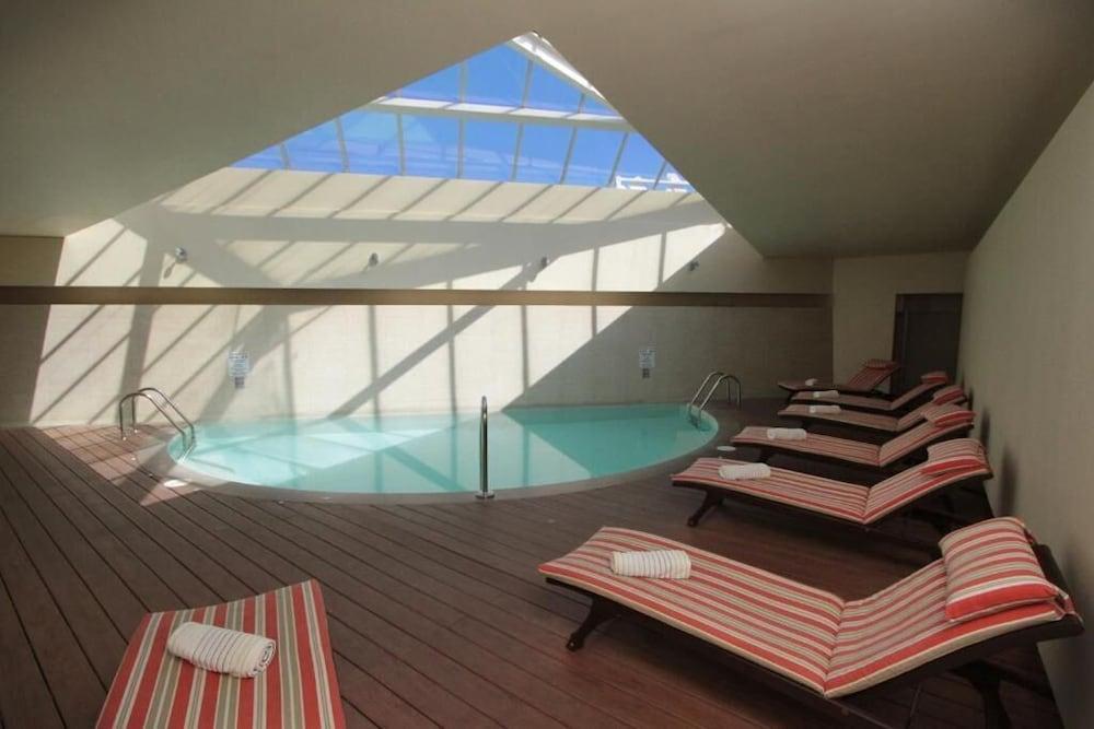 swimming pool spa