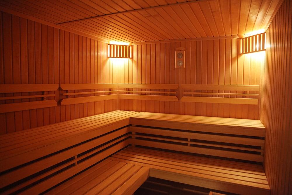swimming pool spa