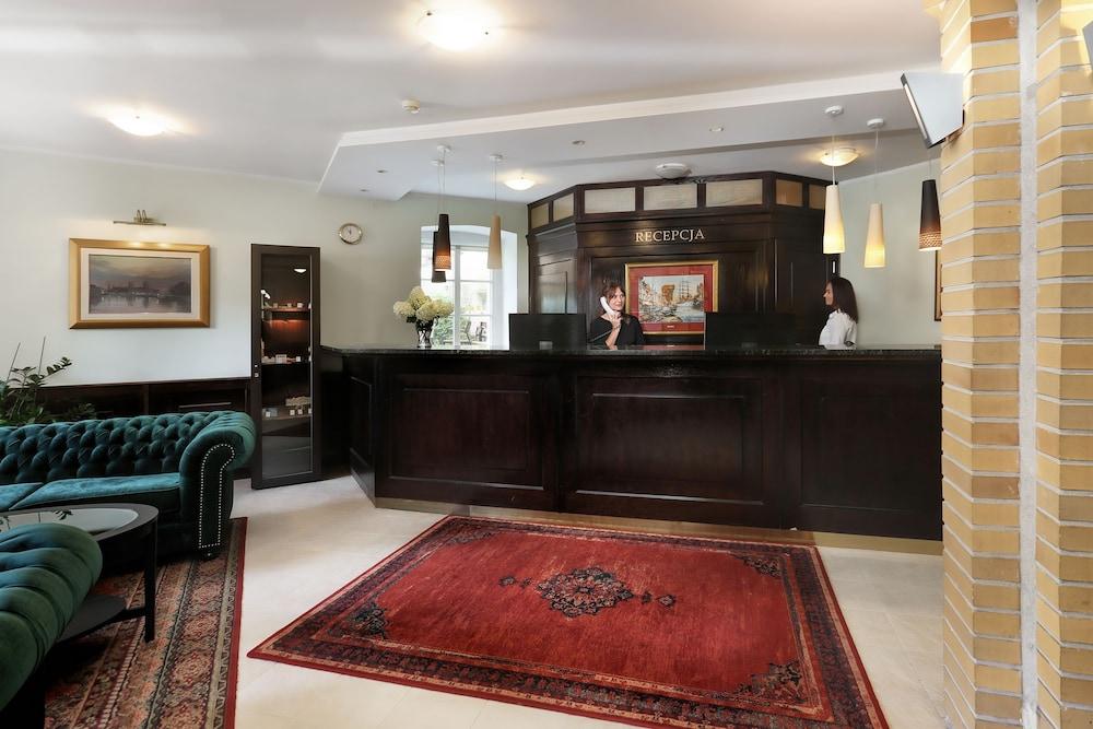 lobby