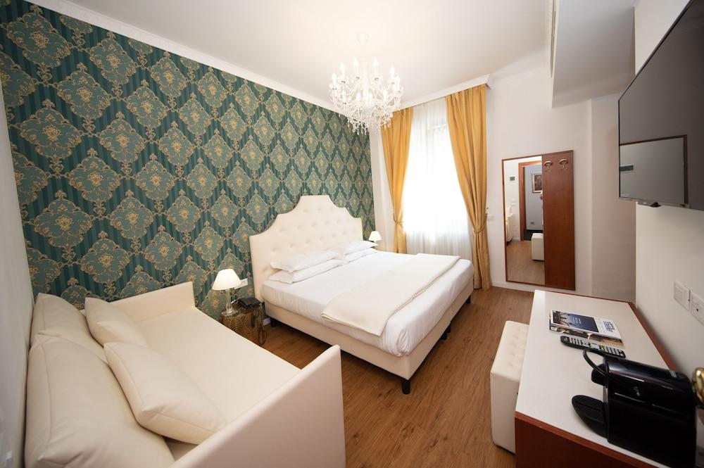 swimming pool spa