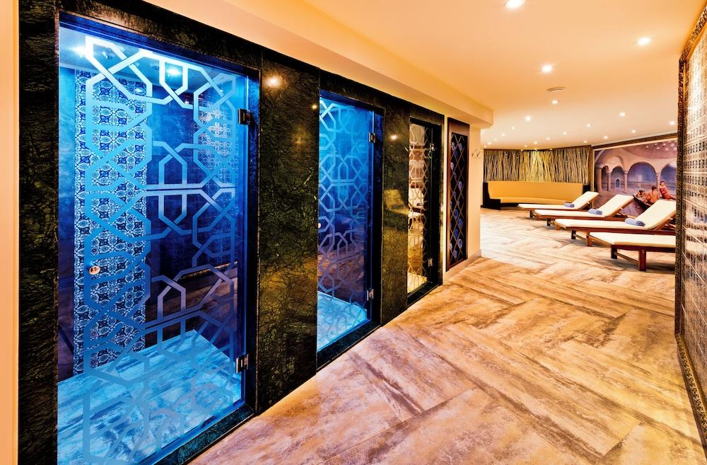 swimming pool spa