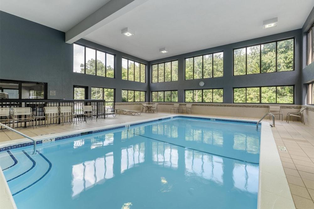 swimming pool spa