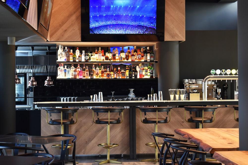 restaurant cafeteria