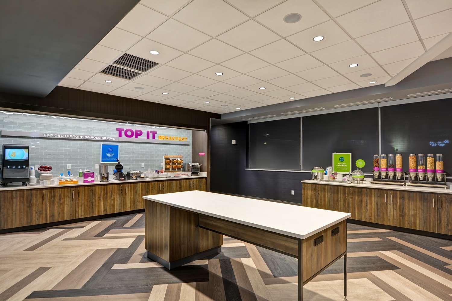 restaurant cafeteria