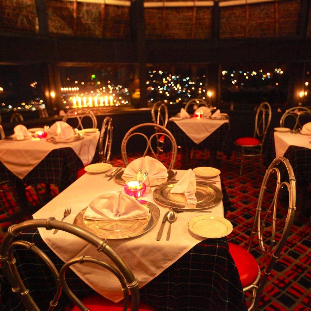 restaurant cafeteria