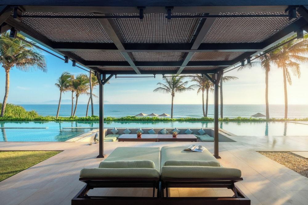 swimming pool spa