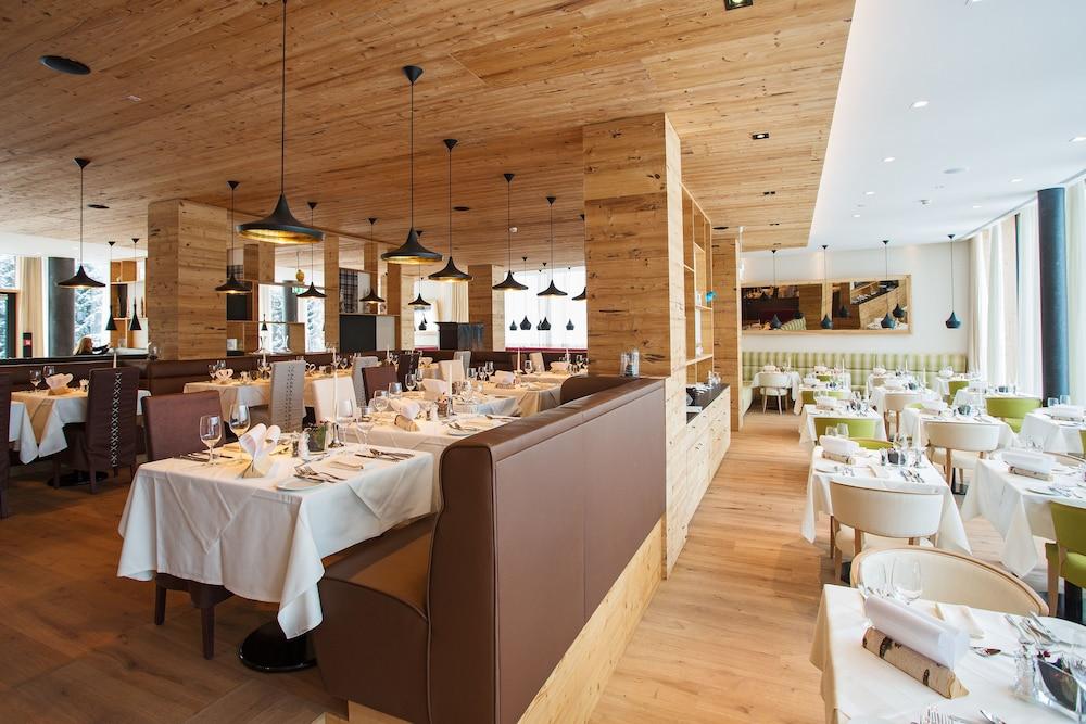 restaurant-cafeteria