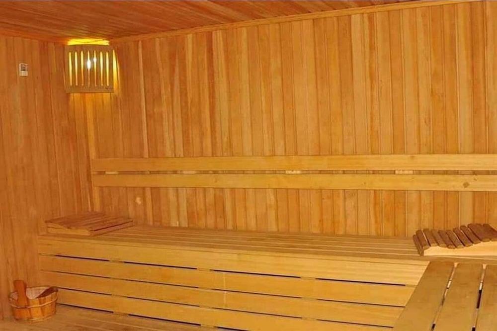 swimming pool spa
