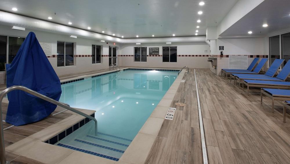 swimming pool spa