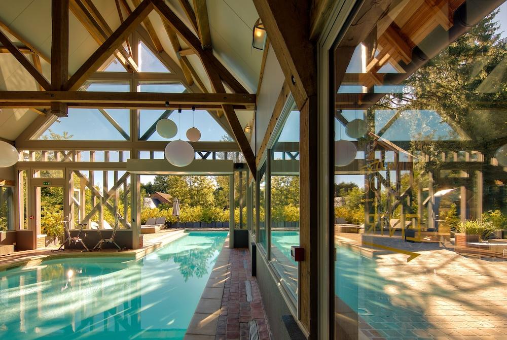 swimming pool spa