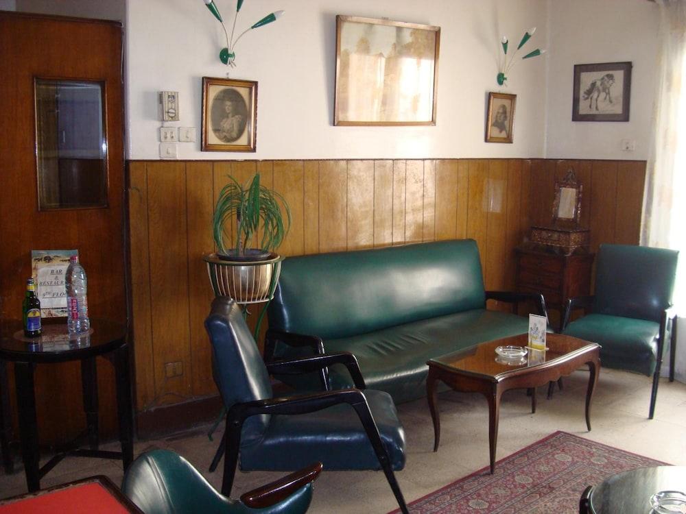 lounge