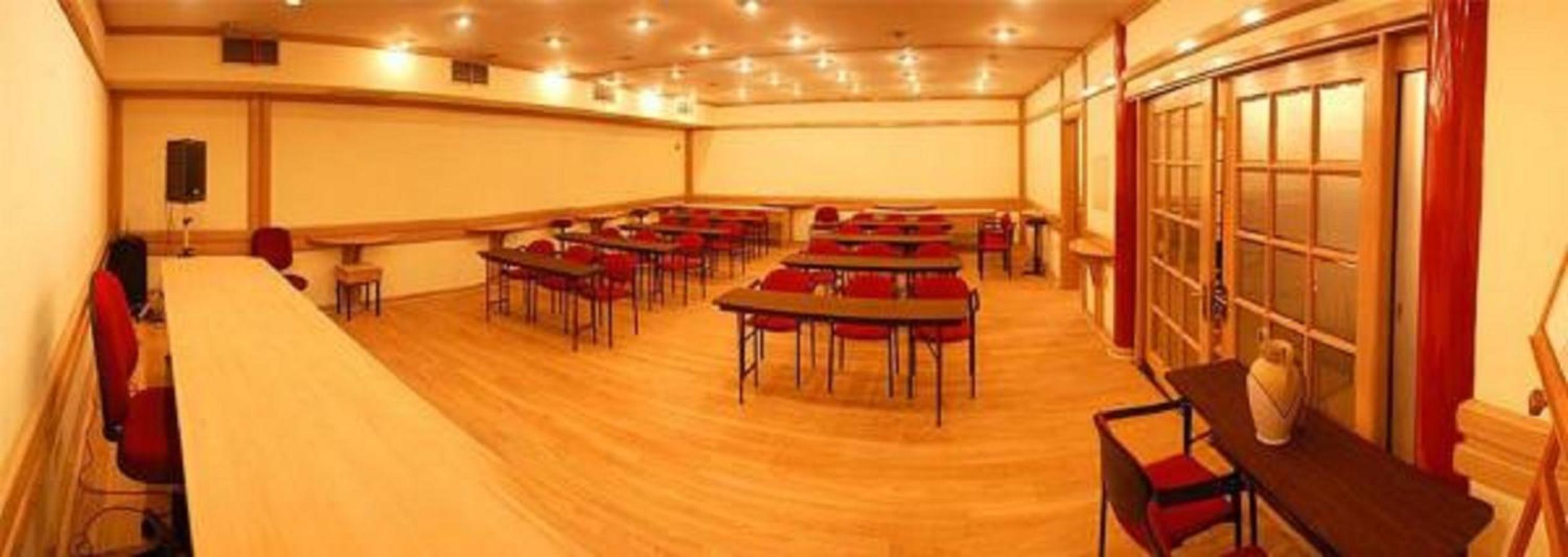 restaurant cafeteria