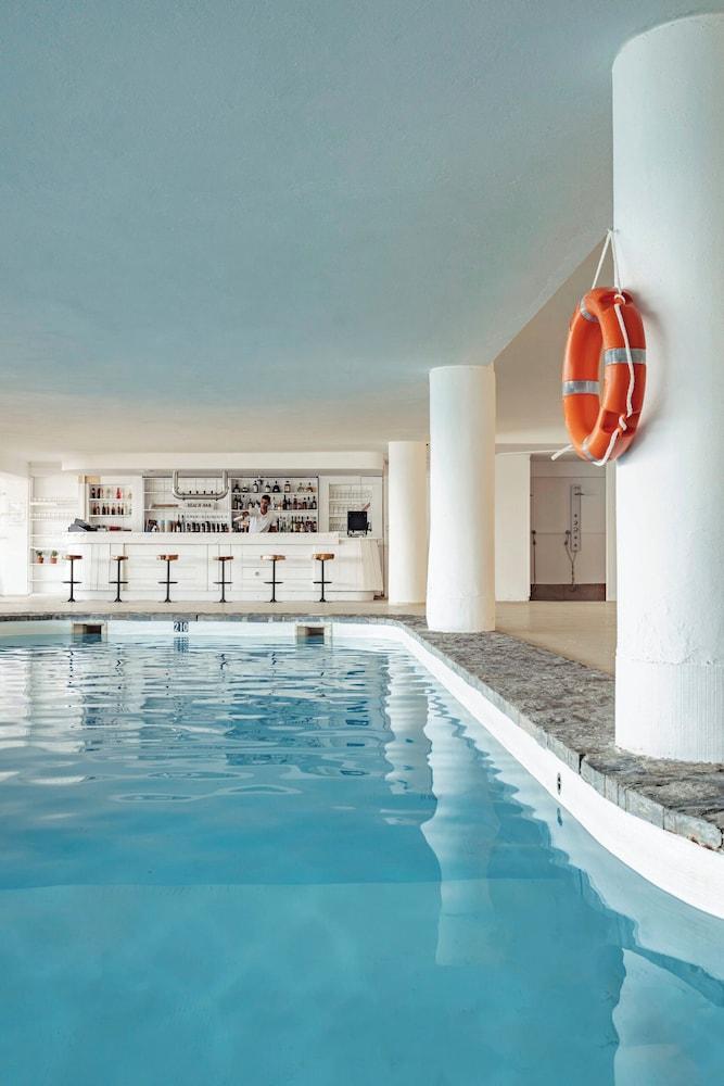 swimming pool spa