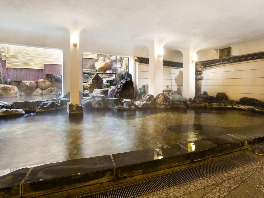 swimming pool spa