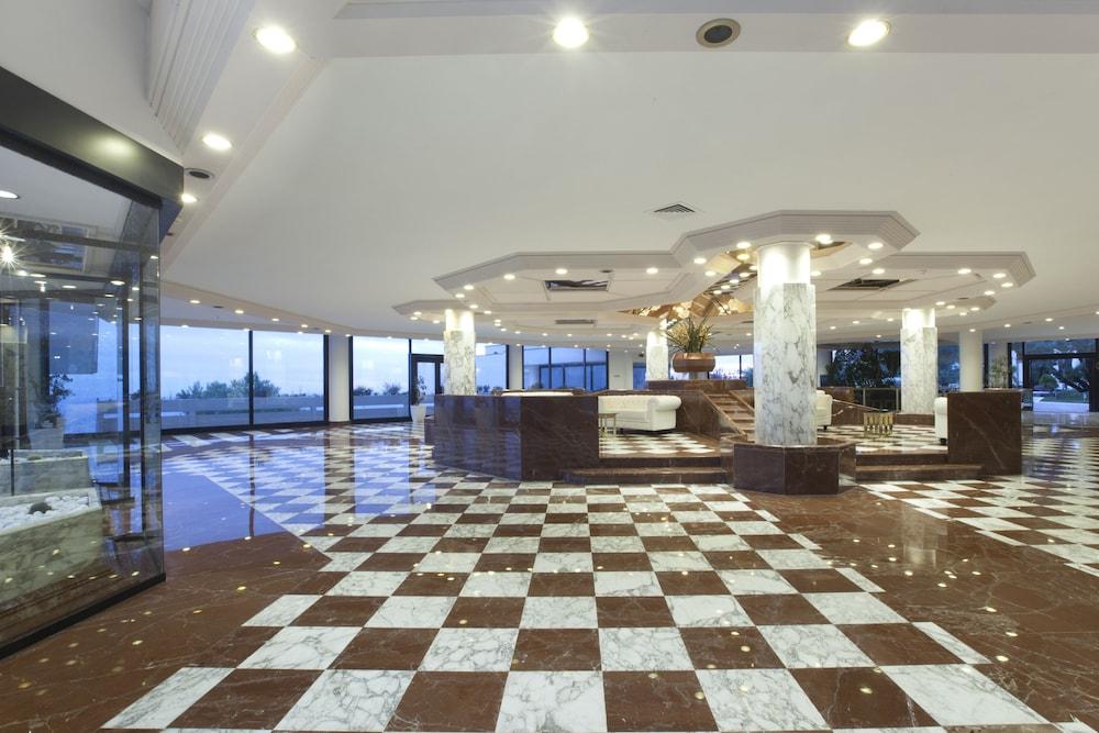 lobby
