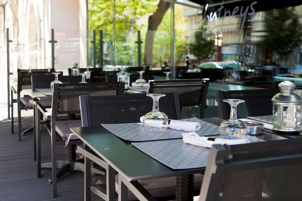 restaurant-cafeteria