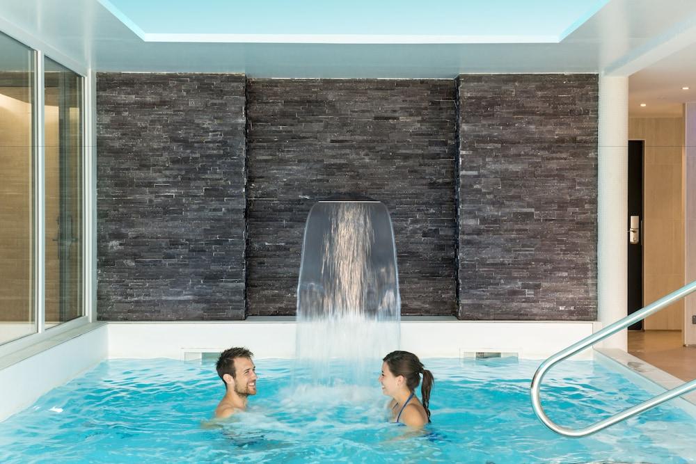swimming pool spa