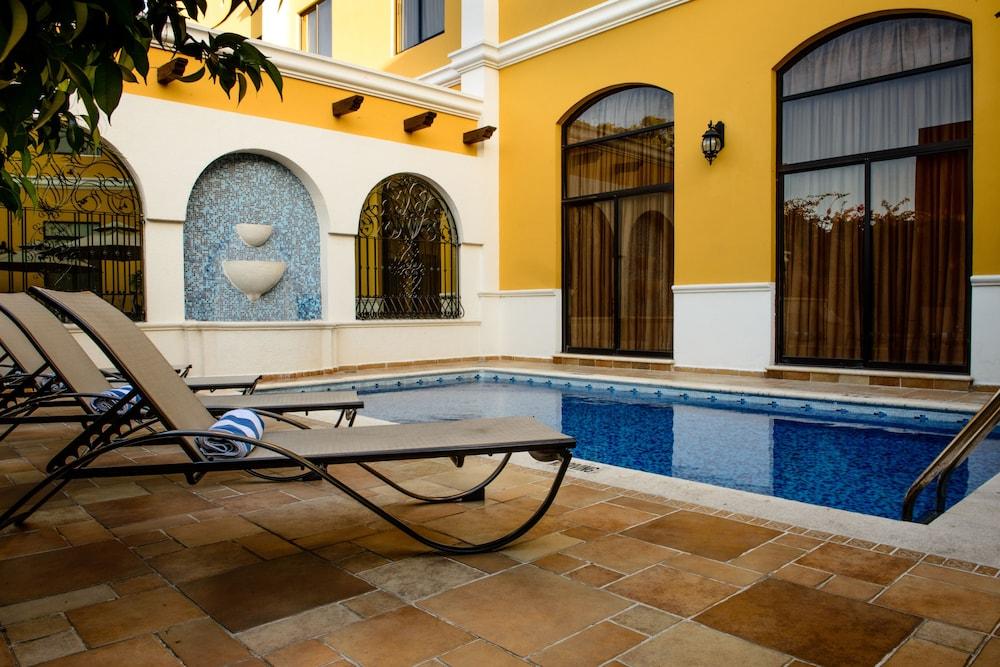 swimming pool spa