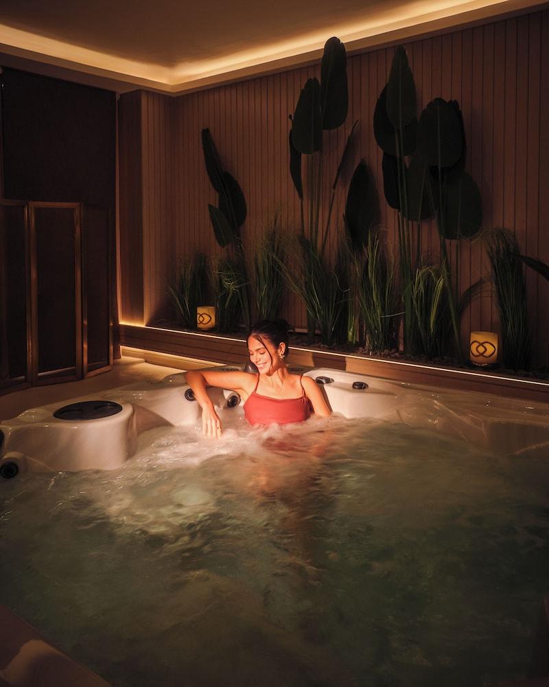 swimming pool spa
