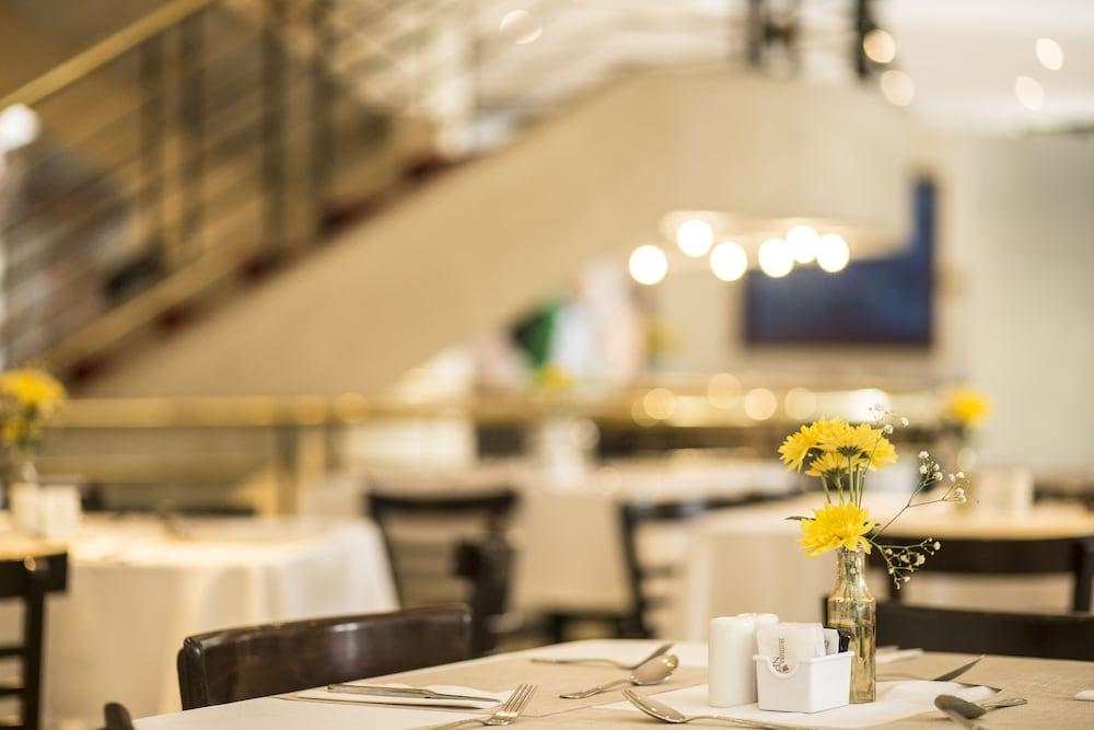 restaurant-cafeteria