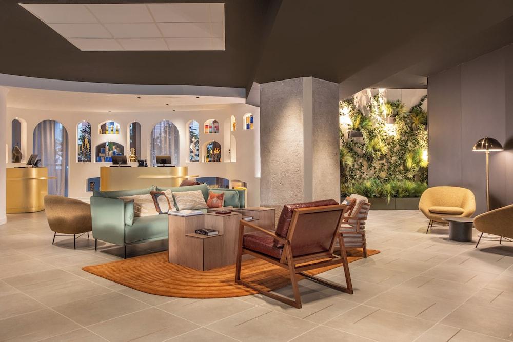 lounge