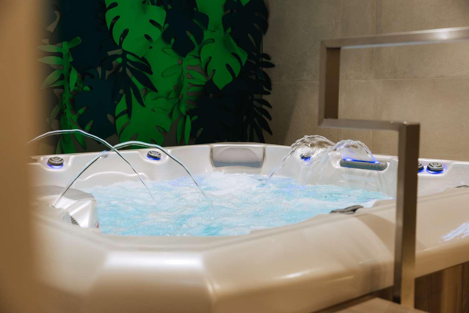 swimming pool spa