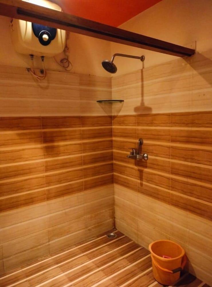 swimming pool spa