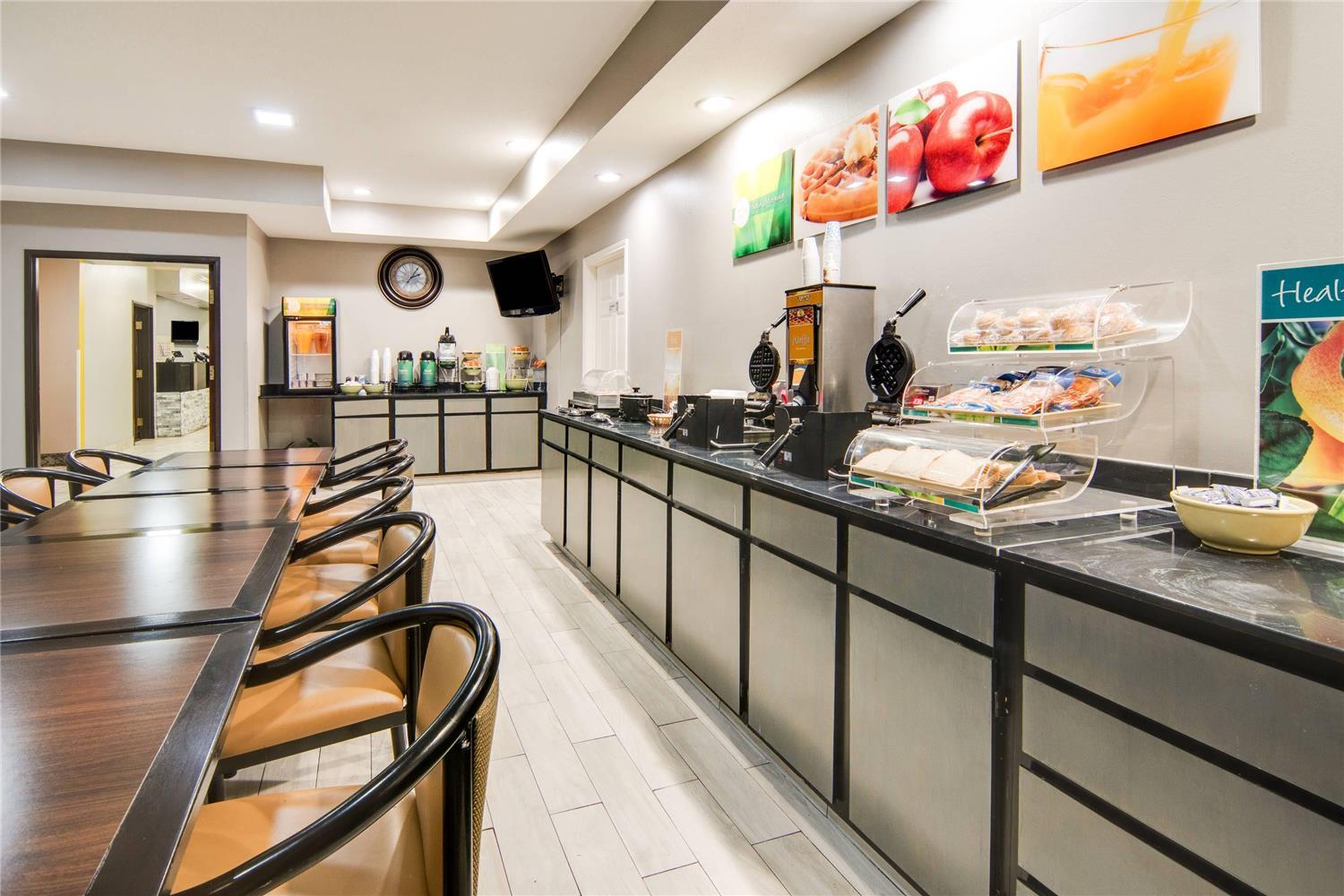 restaurant cafeteria