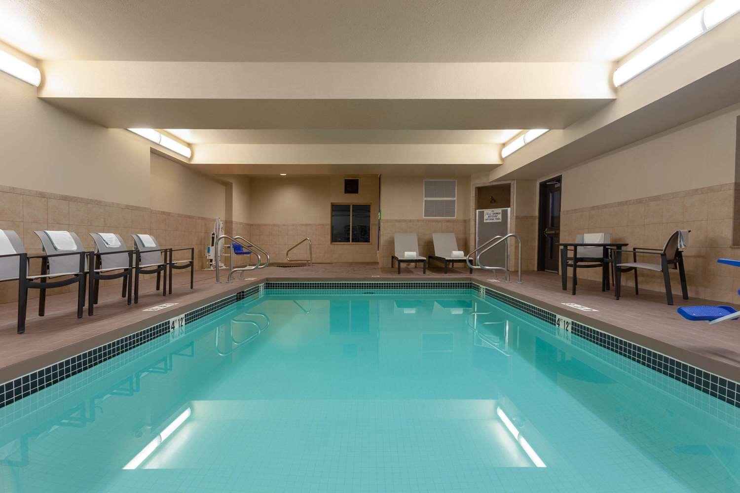 swimming pool spa