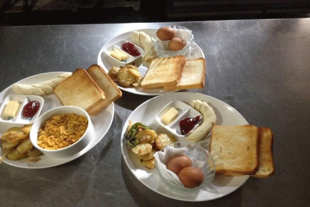 restaurant cafeteria