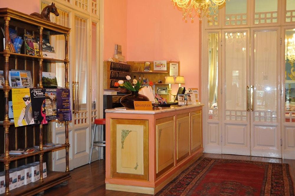 lobby