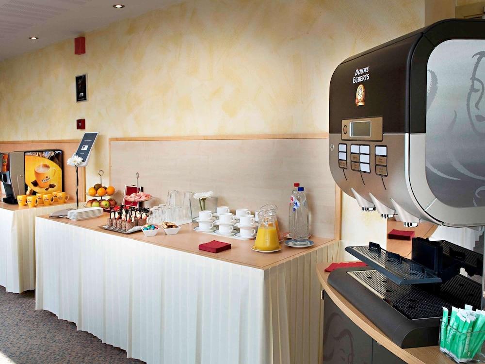 restaurant-cafeteria
