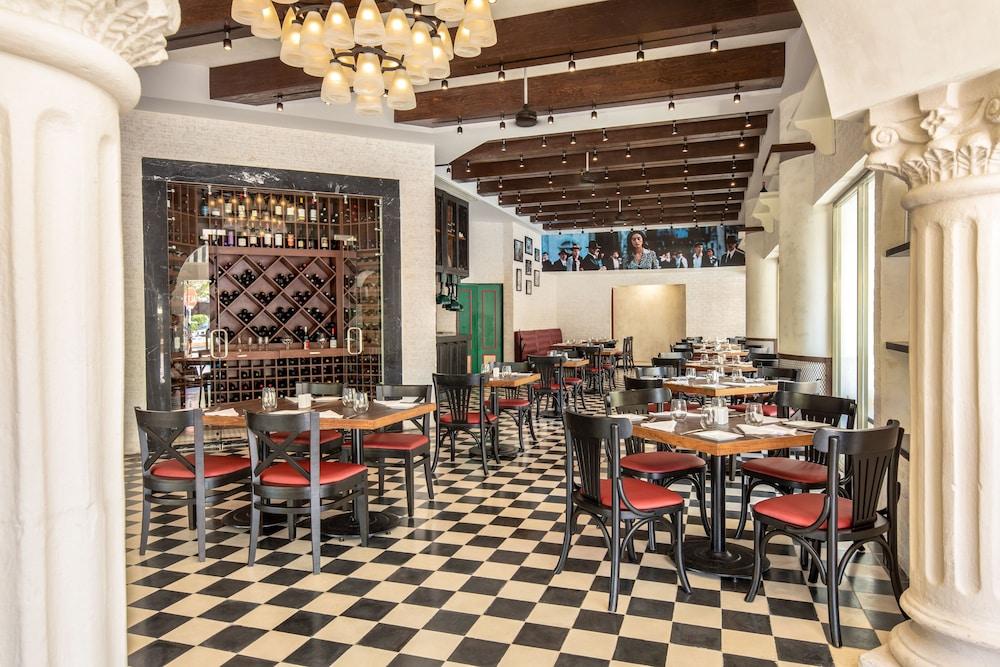 restaurant cafeteria