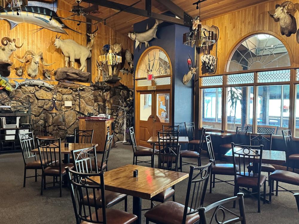 restaurant cafeteria