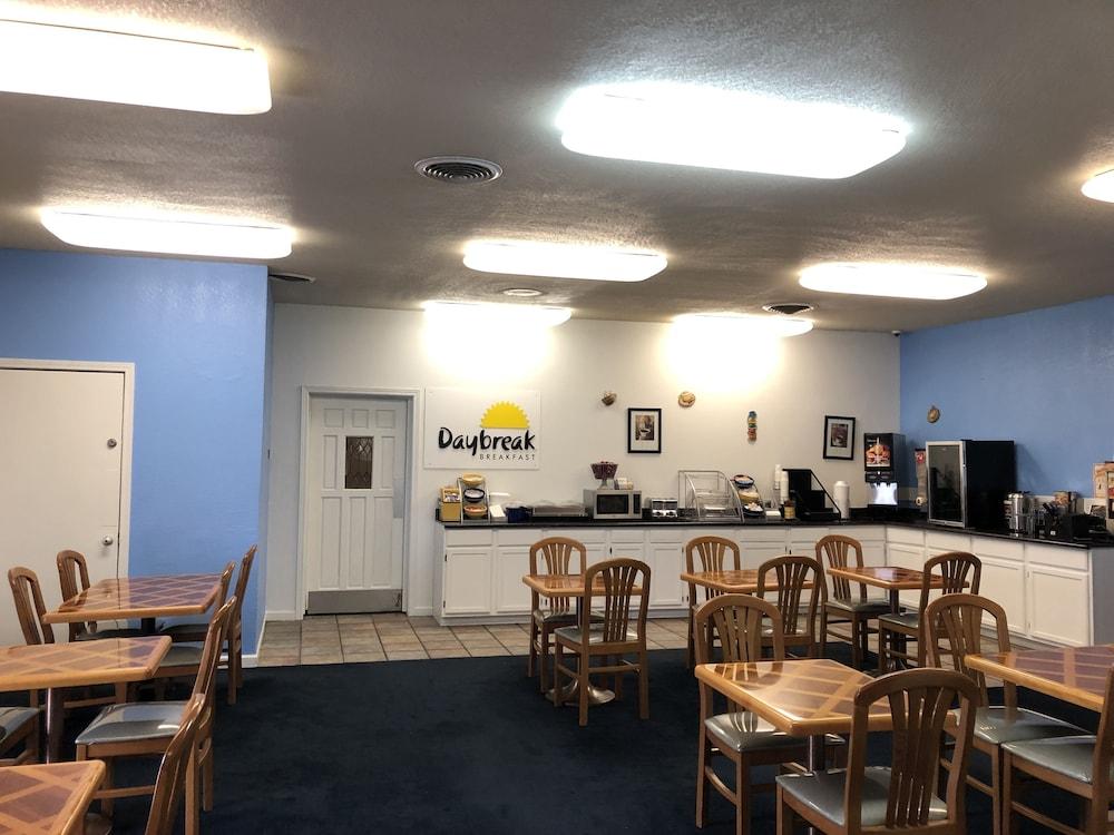 restaurant-cafeteria