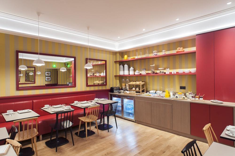 restaurant cafeteria