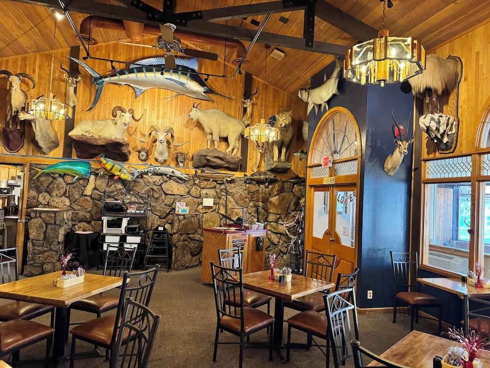 restaurant cafeteria