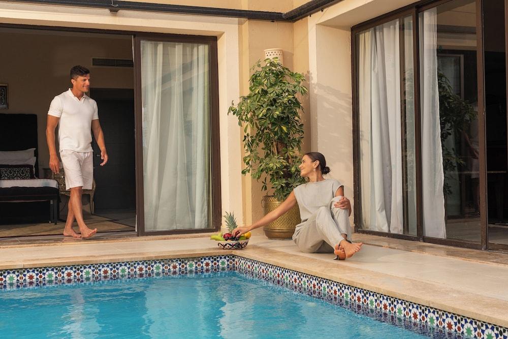 swimming pool spa
